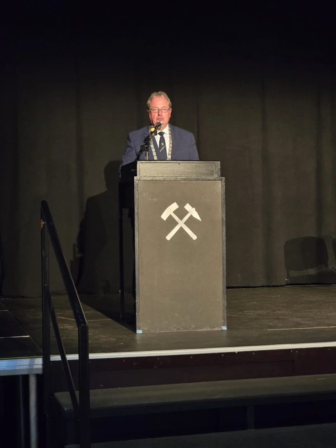 Bürgermeister Henning Schünhof bei seiner Ansprache zum Festakt
